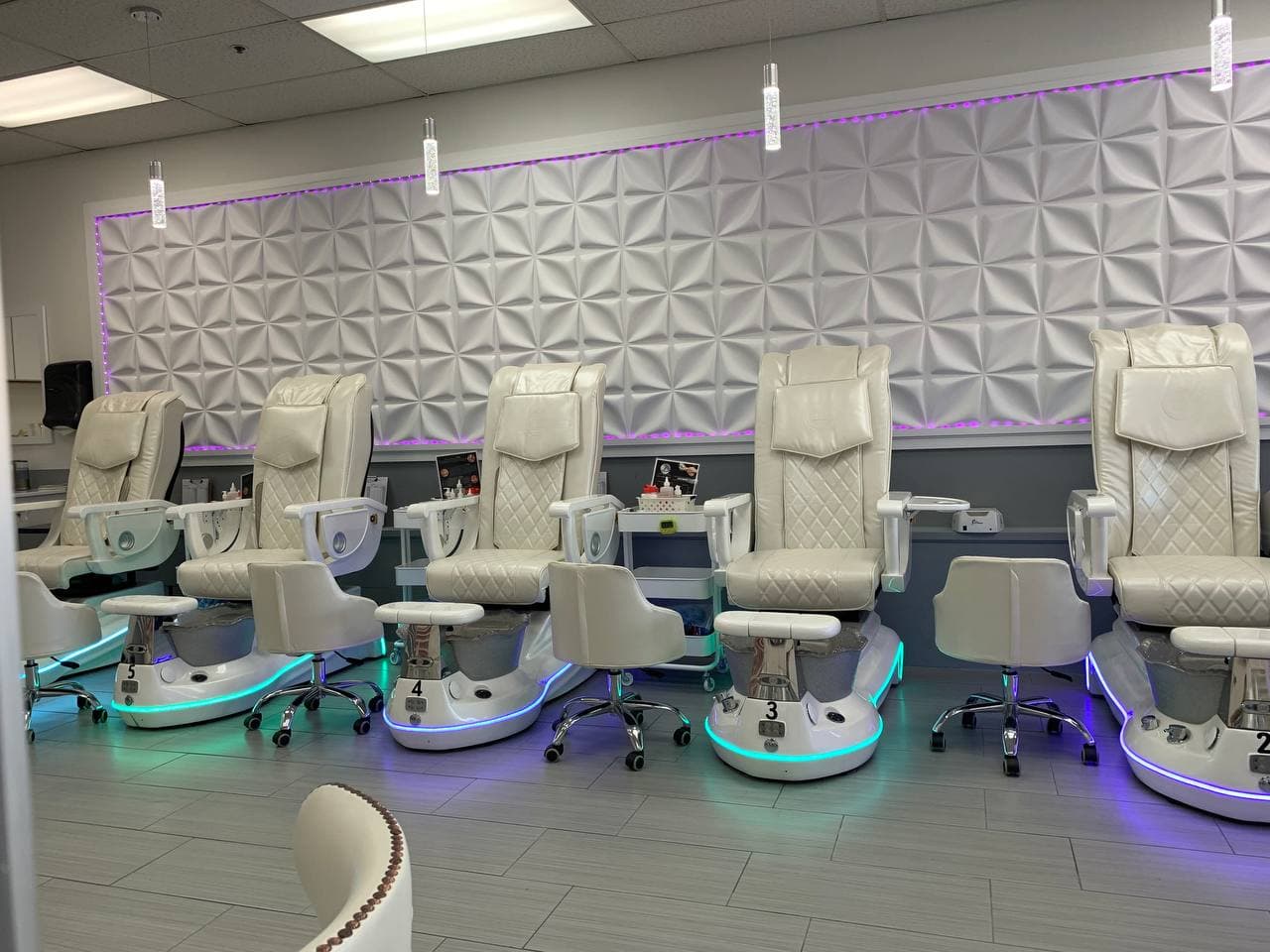 Royal Luxe Nails & Spa | Nail salon in Cottage Grove OR 97424